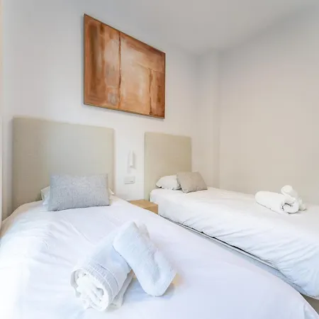 Coastal Retreat With Shared Pool, Fuengirola