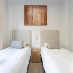 Coastal Retreat With Shared Pool, Fuengirola