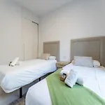 Lägenhet Coastal Retreat With Shared Pool,