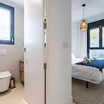 Lägenhet Coastal Retreat With Shared Pool,