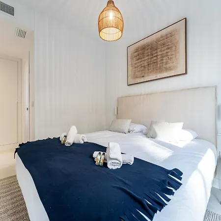 Apartment Coastal Retreat With Shared Pool,