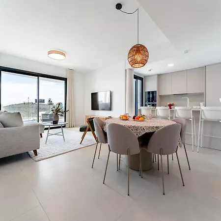 Coastal Retreat With Shared Pool, Fuengirola