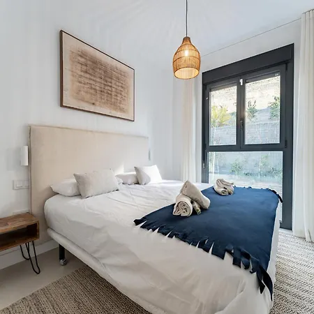 Coastal Retreat With Shared Pool, Apartment