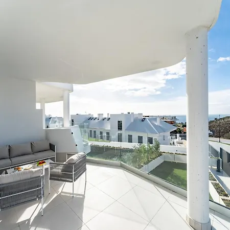 Coastal Retreat With Shared Pool, * Fuengirola