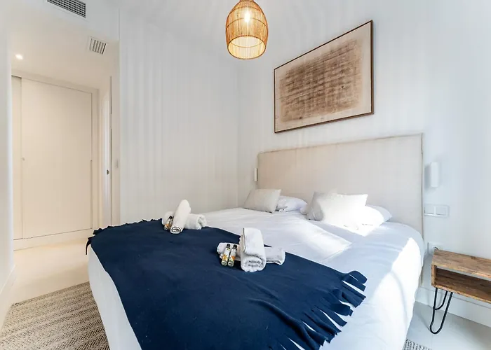 Apartment Coastal Retreat With Shared Pool,