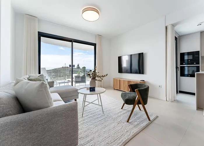 Coastal Retreat With Shared Pool, * Fuengirola