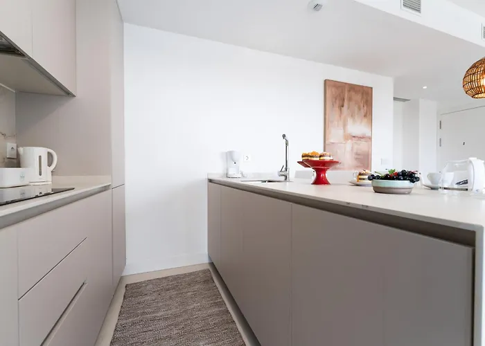 Apartment Coastal Retreat With Shared Pool,