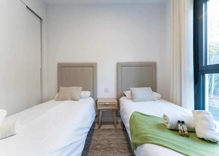 Apartment Coastal Retreat With Shared Pool,