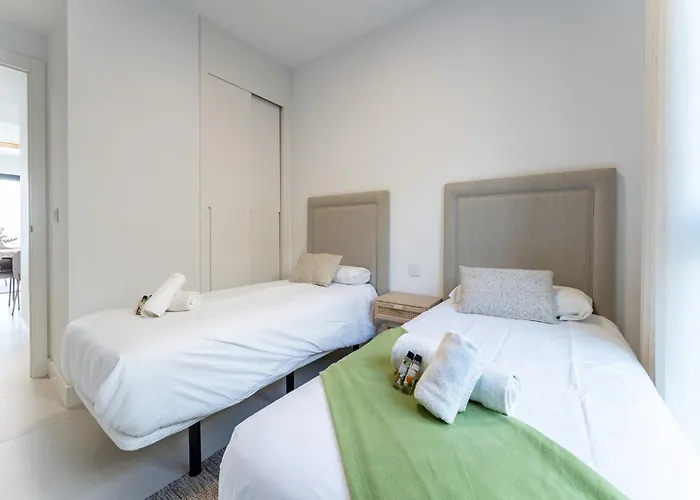 Apartment Coastal Retreat With Shared Pool,