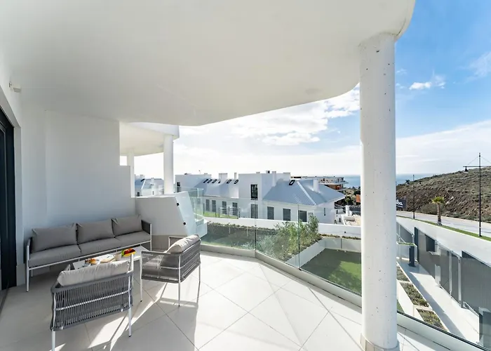 Coastal Retreat With Shared Pool, * Fuengirola