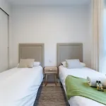 Апартаменти Coastal Retreat With Shared Pool,